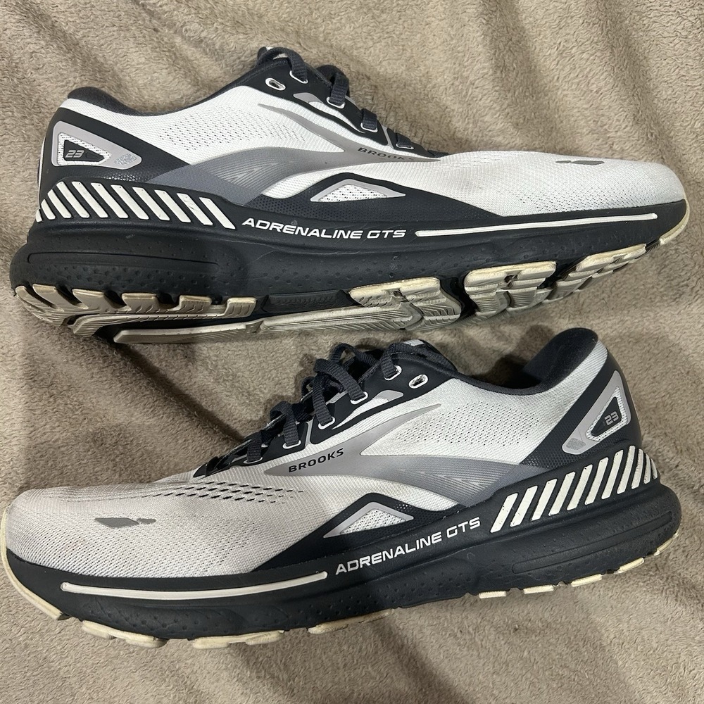 Brooks Adrenaline GTS 23 2E Wide Mens 11 Oyster Alloy 110391-2E-065